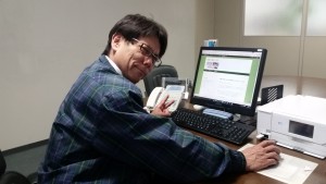 毎回パソコンのキーボードの前で「固まって」いる私。毎回内容の濃いブログを書いている人はやっぱりすごい(^^)